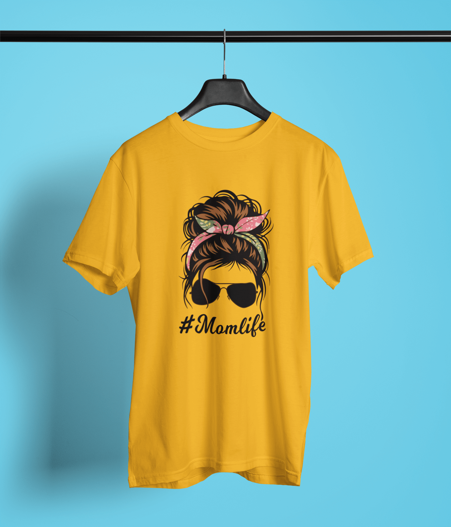 studiomockupofacrewnecktshirtonahanger1983el18_m1ndq_1440