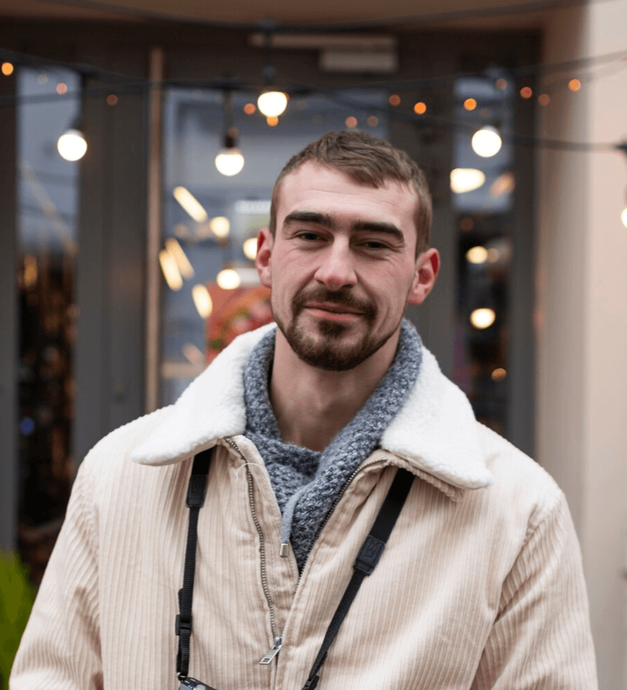 freepikadjust36121_i4nda_909