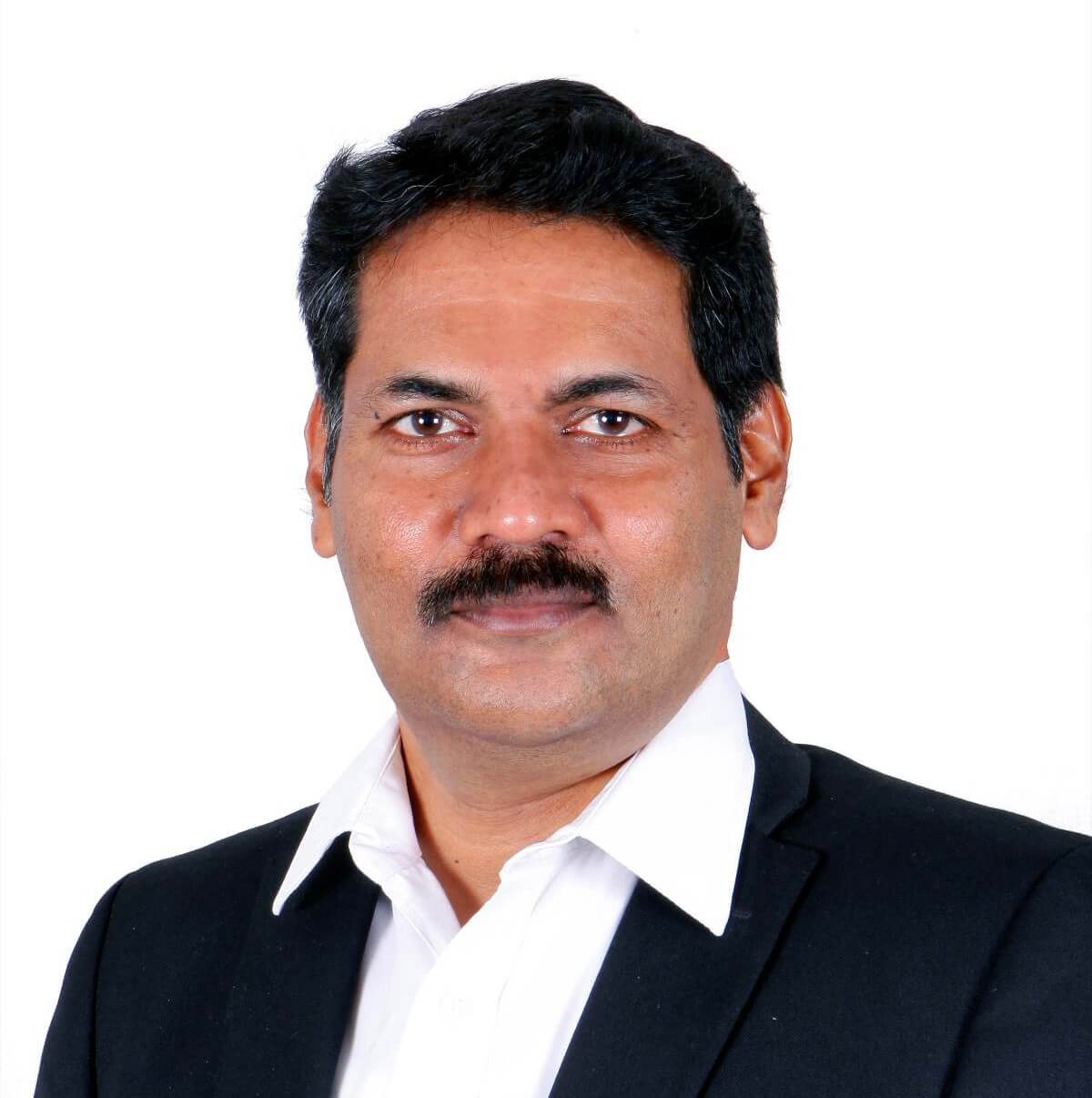 LalphotosmallLalXavier_aaocq_1200