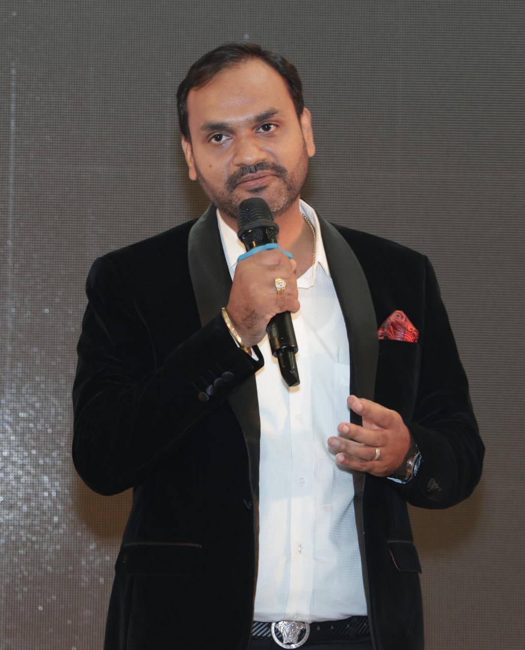 6f3c9d3e01264709998eaef81a4854f9_f5gnz_1034