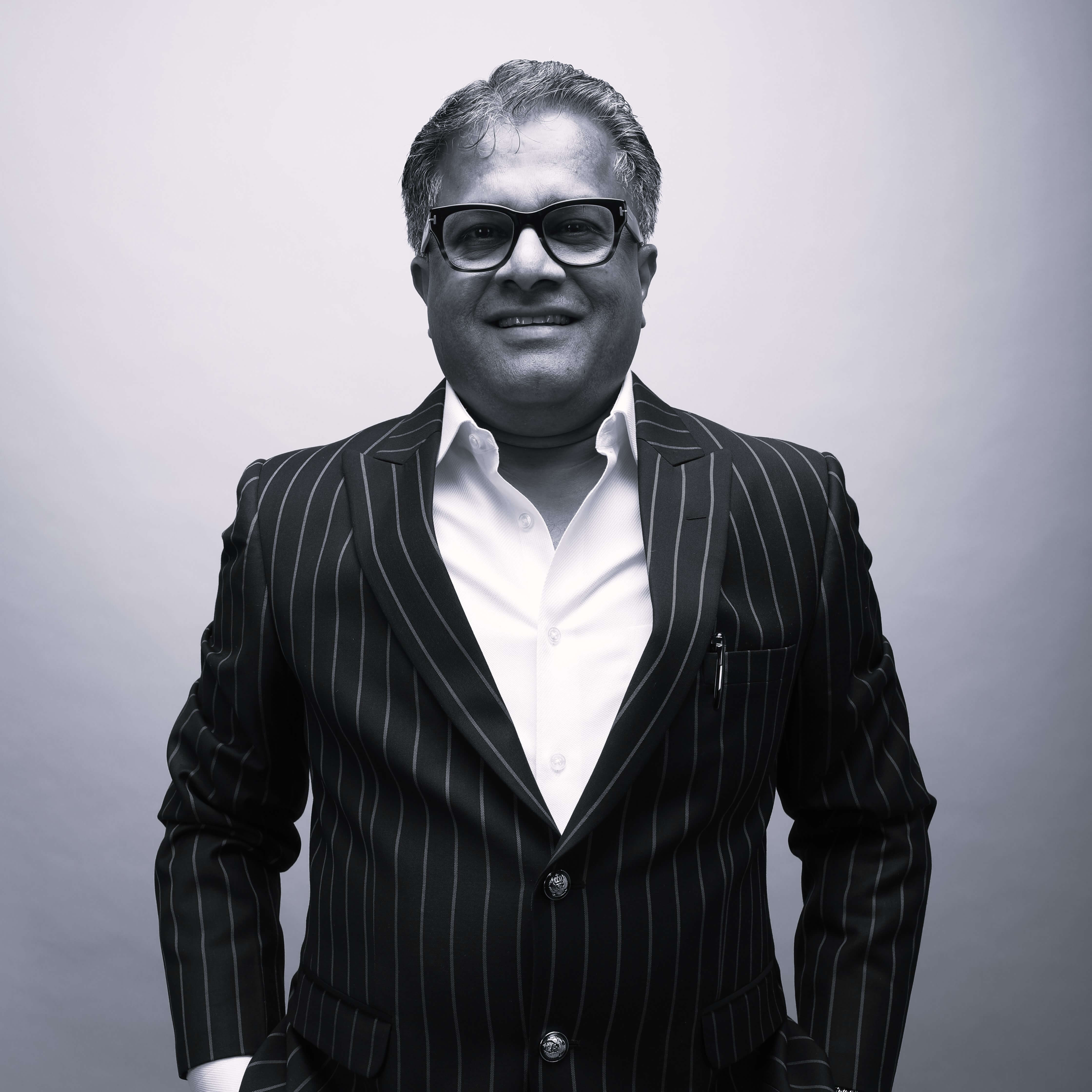 q2nzu_4480_0O2A99911