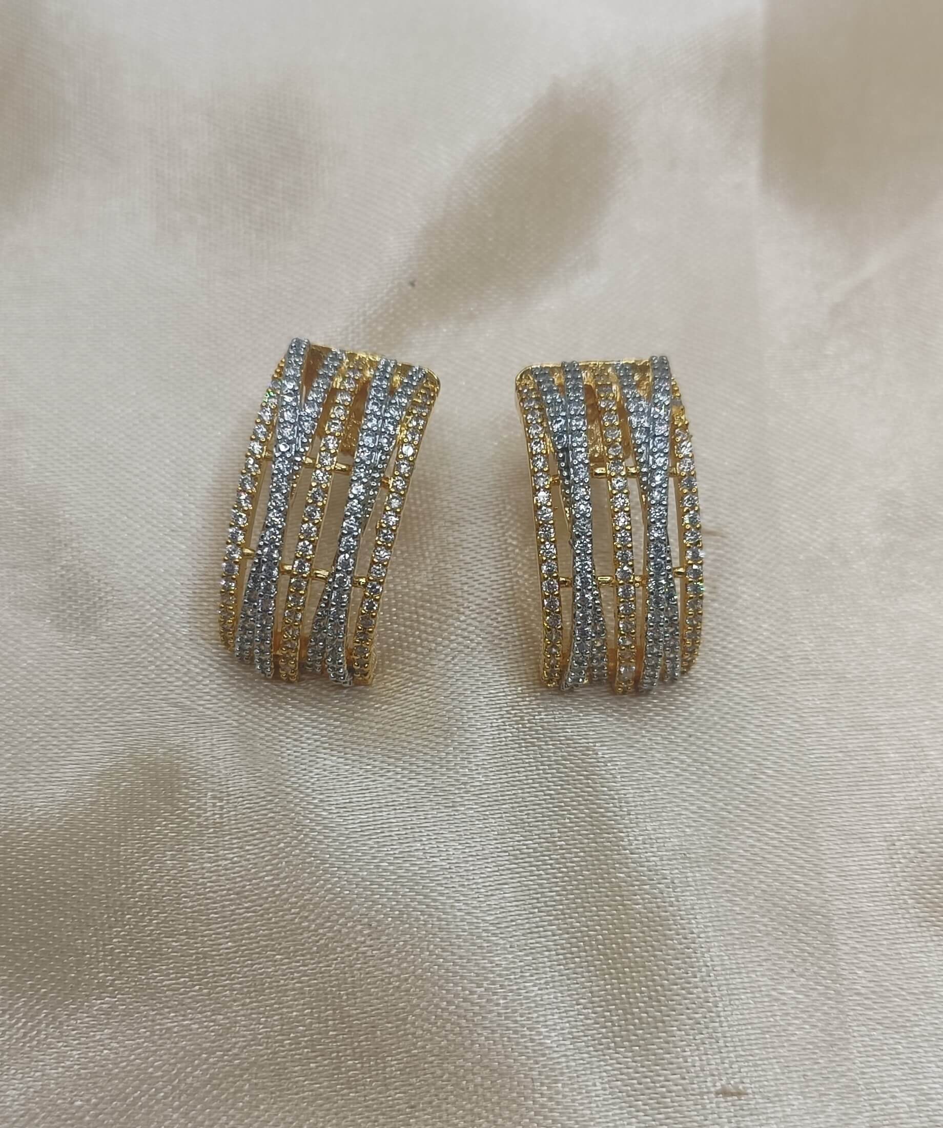 BeautifulDiamondearringsRs700_g0ote_1840