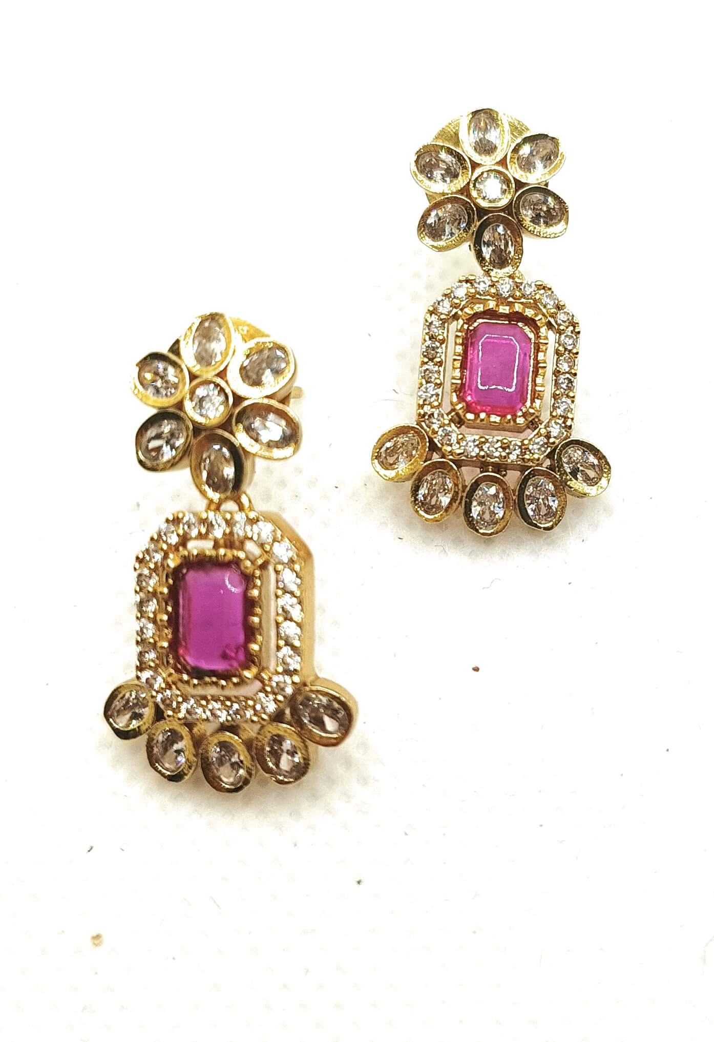 BeautifulDiamondstuddedearringsRs600_ewmze_1394