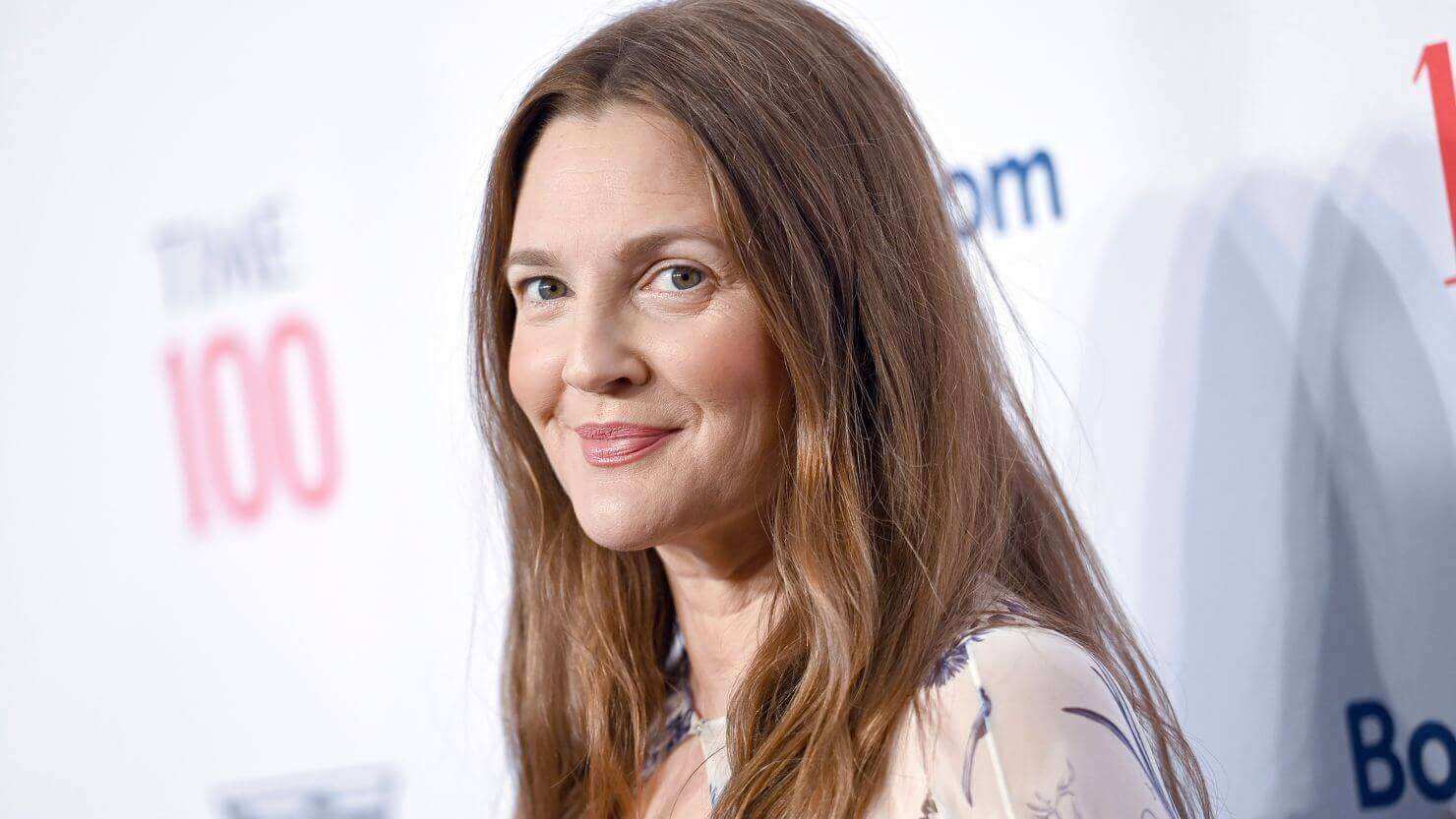 230504134903drewbarrymore0426_axodi_1480