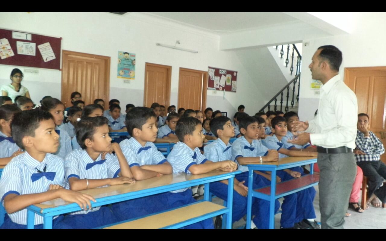 classroom10_eynji_1280