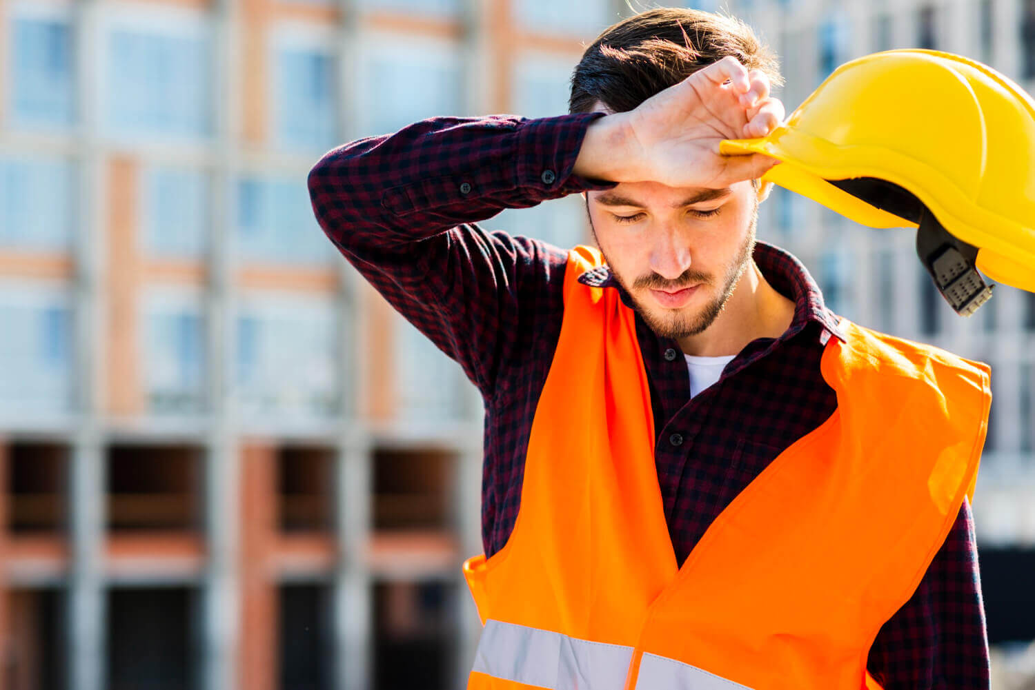 e2mtc_1500_mediumshotportraittiredconstructionworker1