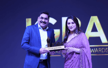 madhuriCopy_g2mde_374