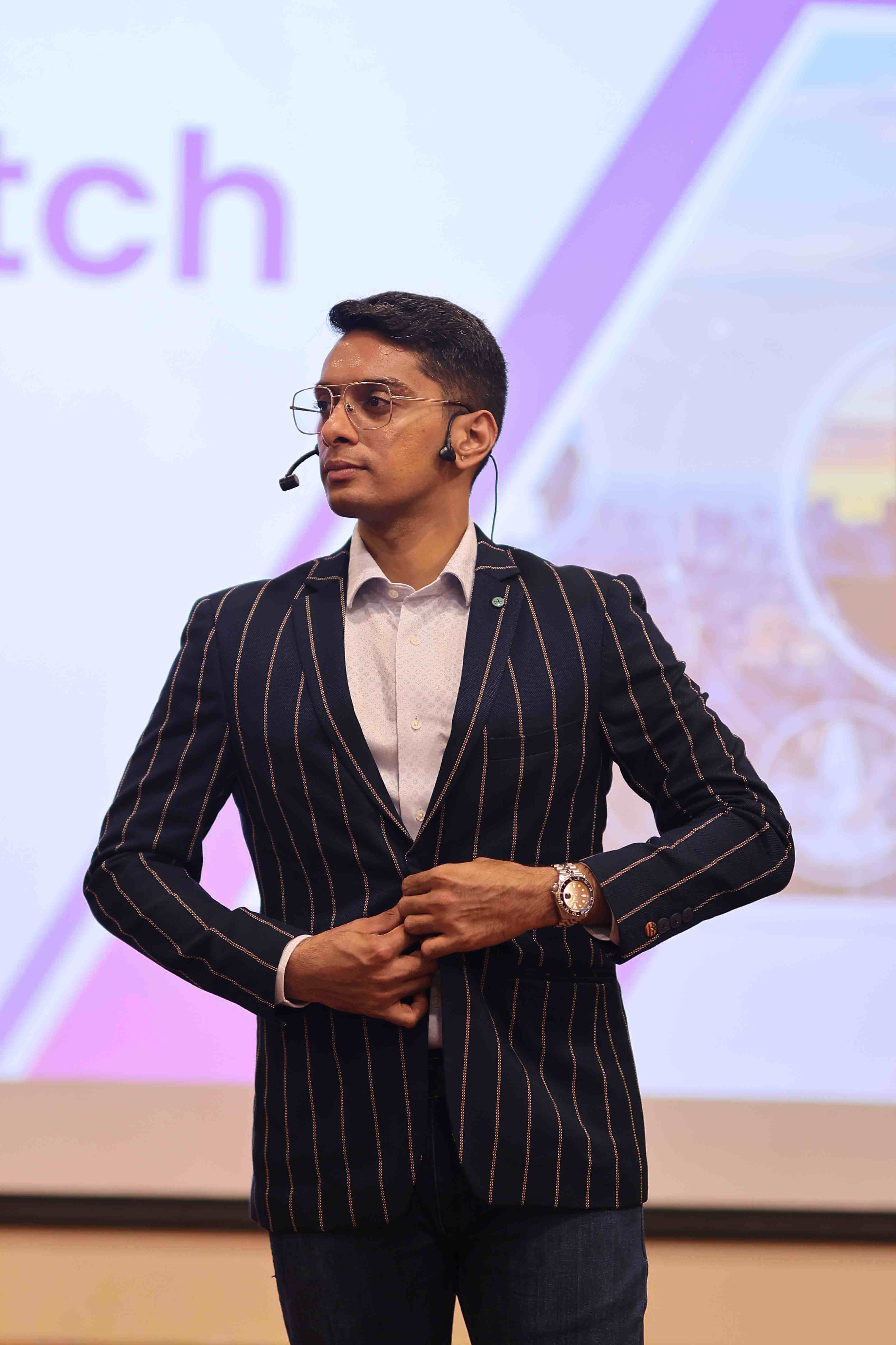 0B7A9266compressed_e5nte_3392