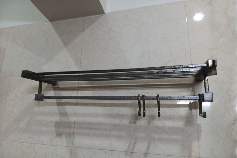 HangingFixtureBefore_y1odc_800