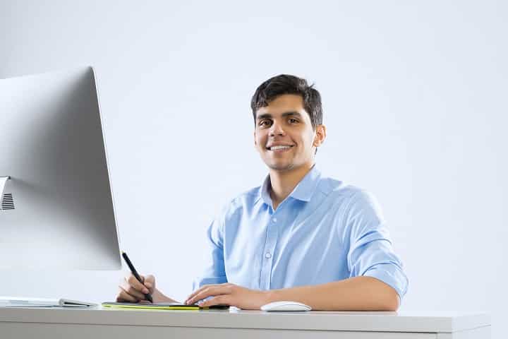 freelancegraphicdesigner_ewnzg_720