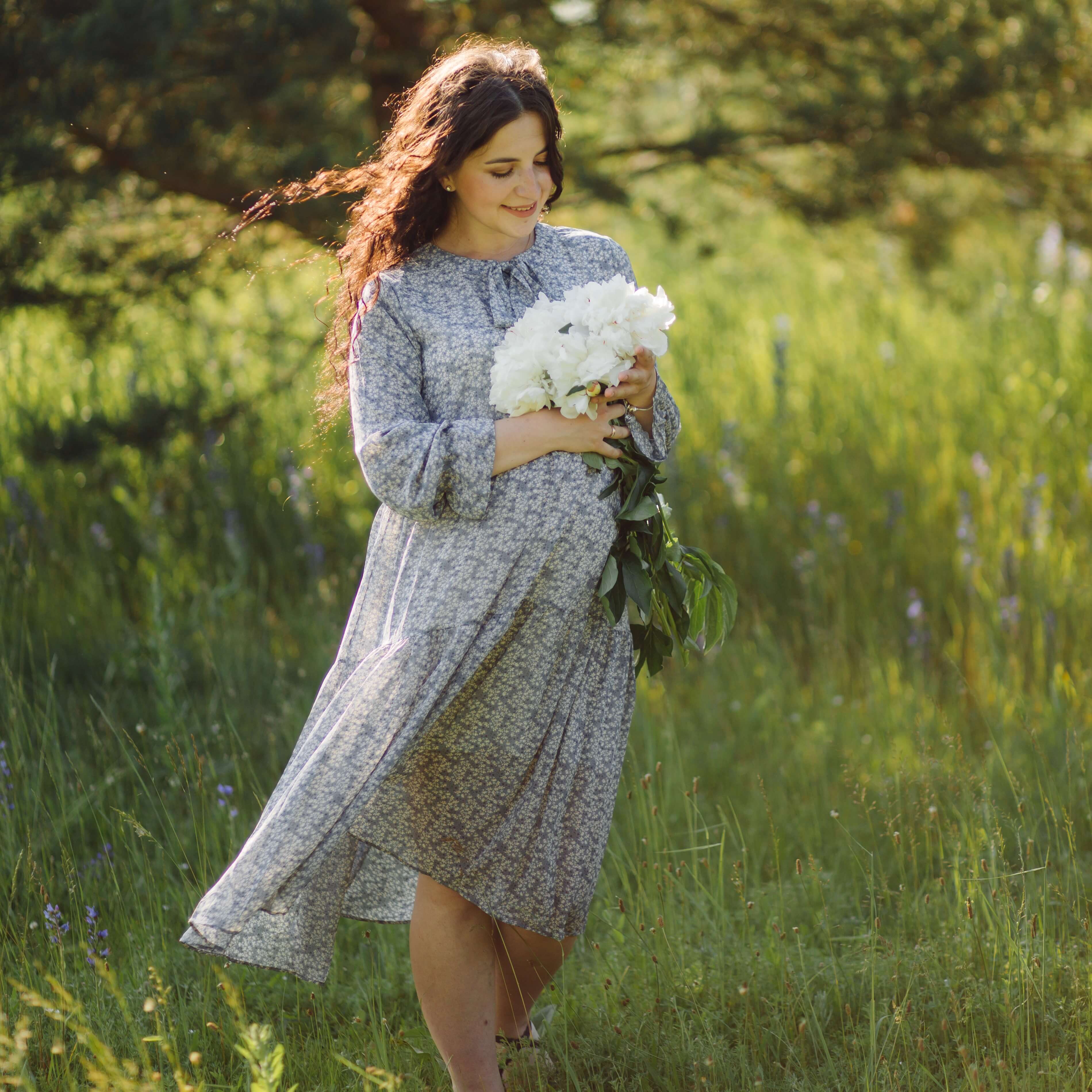 attractiveyoungpregnantwomanoutside1_kwntq_3799