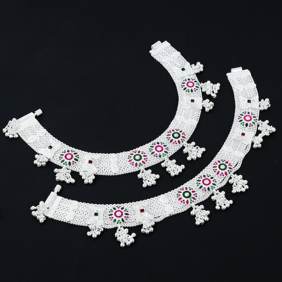 1000188928_1t1vf_570