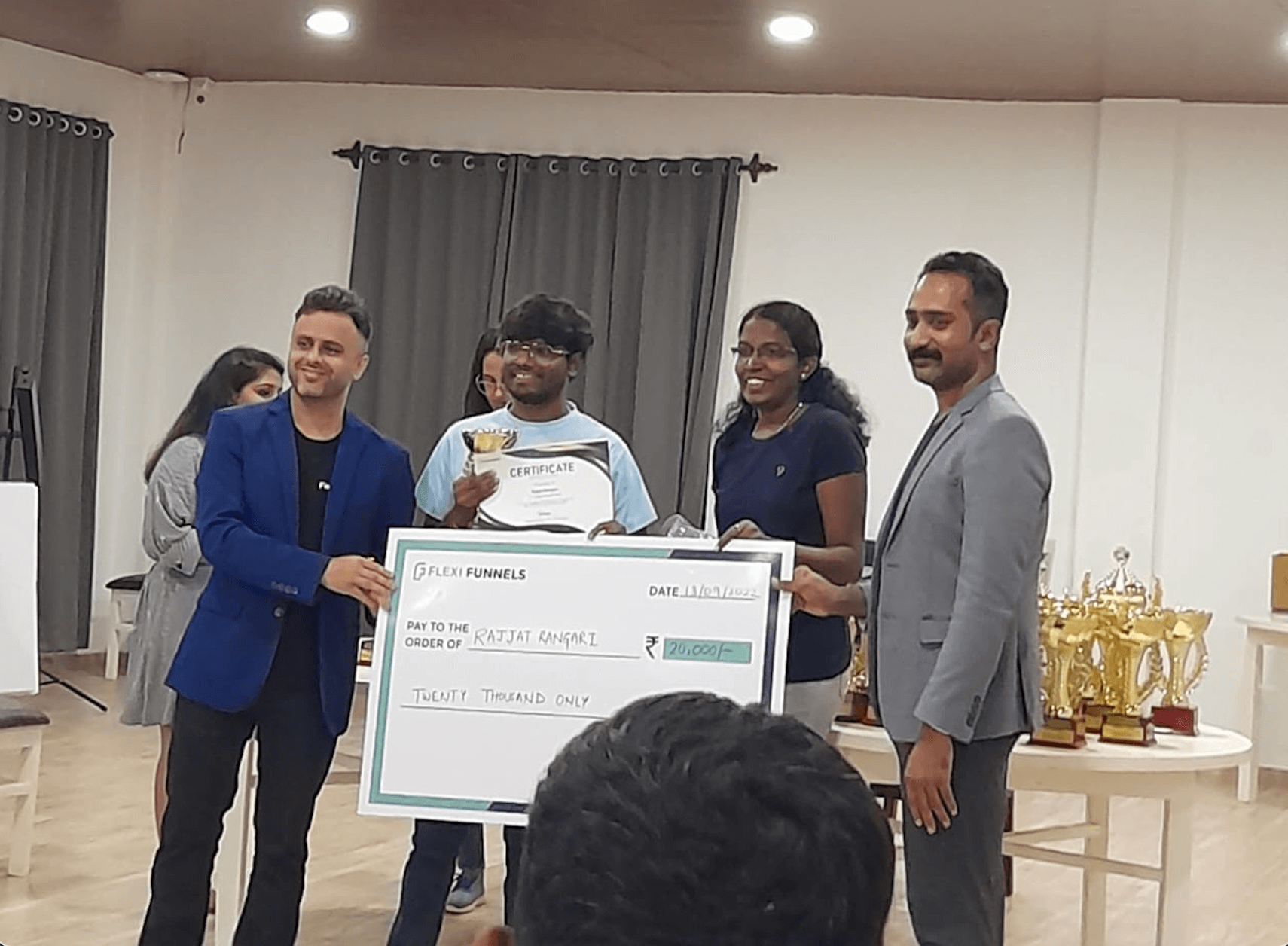 mzmtg_1710_Screenshot20231206at12