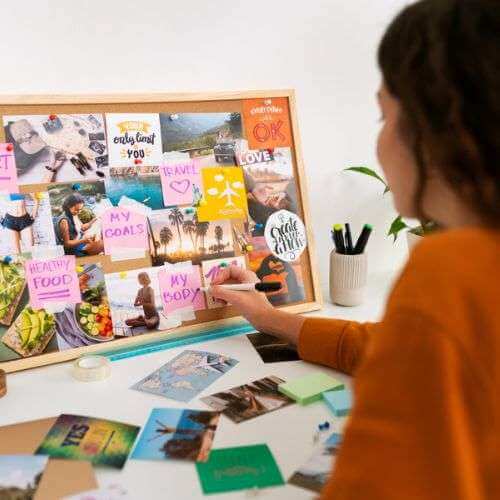 BlackIllustratedLionHotelLogo10_qymjm_500