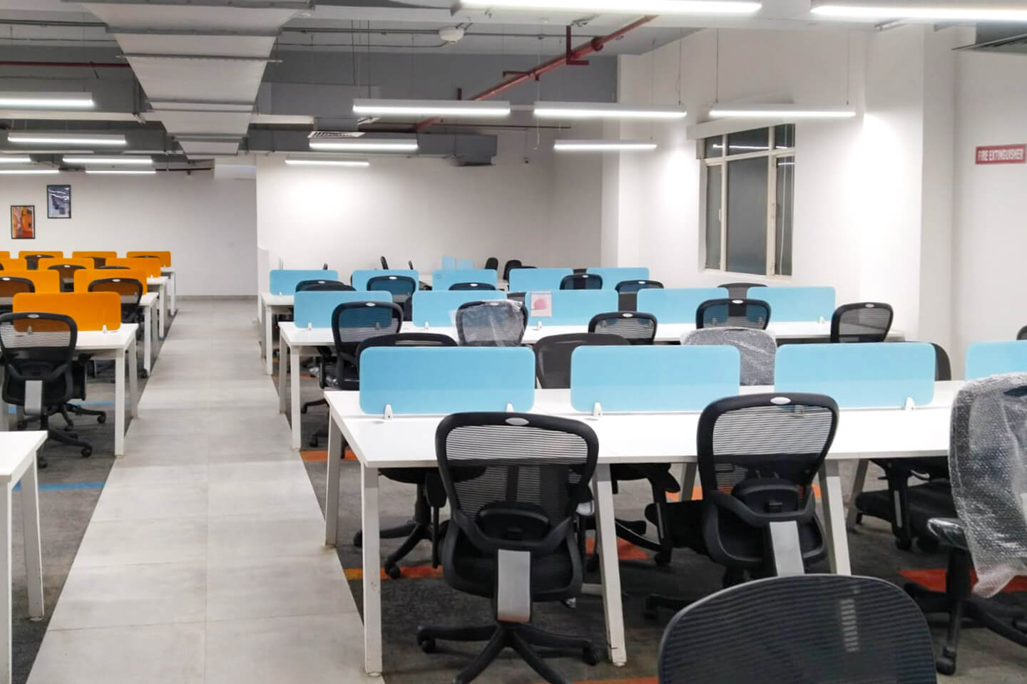 Expert Manufacturers of Premium Office Furniture, Offering the Latest in Style and Functionality.