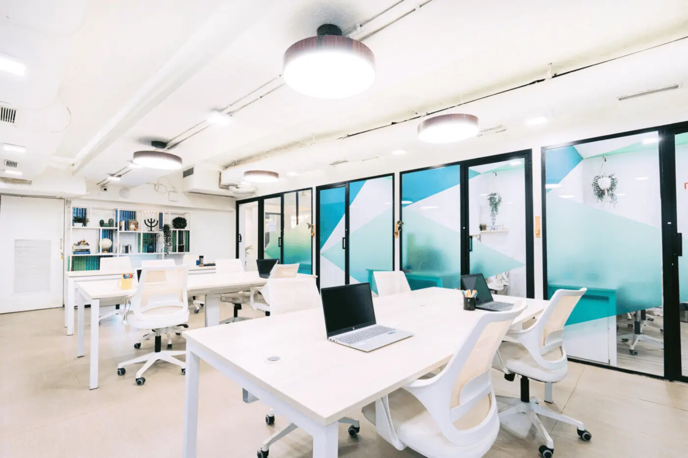 officeinteriordesignerinIndia_mp07j_1400