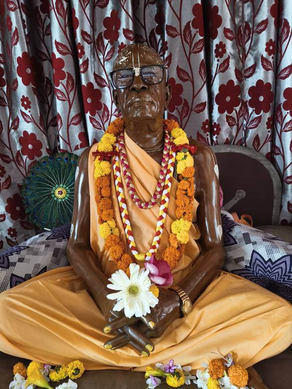 srilaprabhupad_9h2zy_600