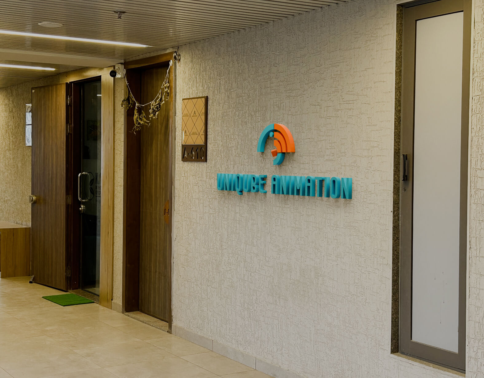 Uniqubeoffice_301qx_1576