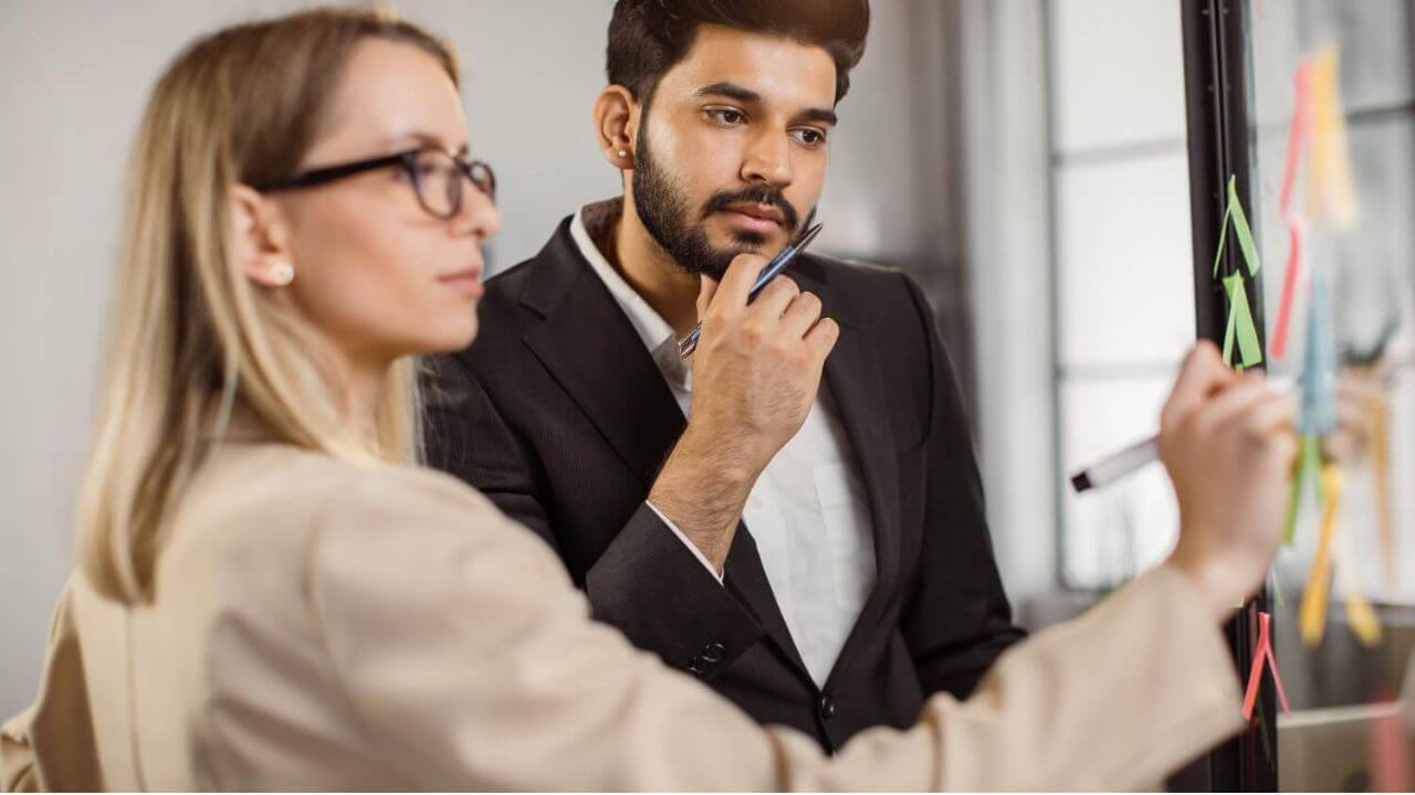 WhiteAndBeigeModernDailyVlogYouTubeThumbnail1_gzodm_1280