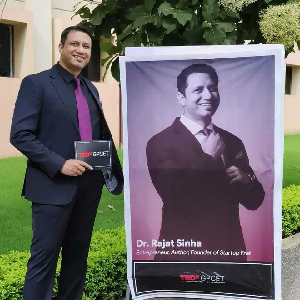 689522d9424e7TEDxStandee_v9g44_960