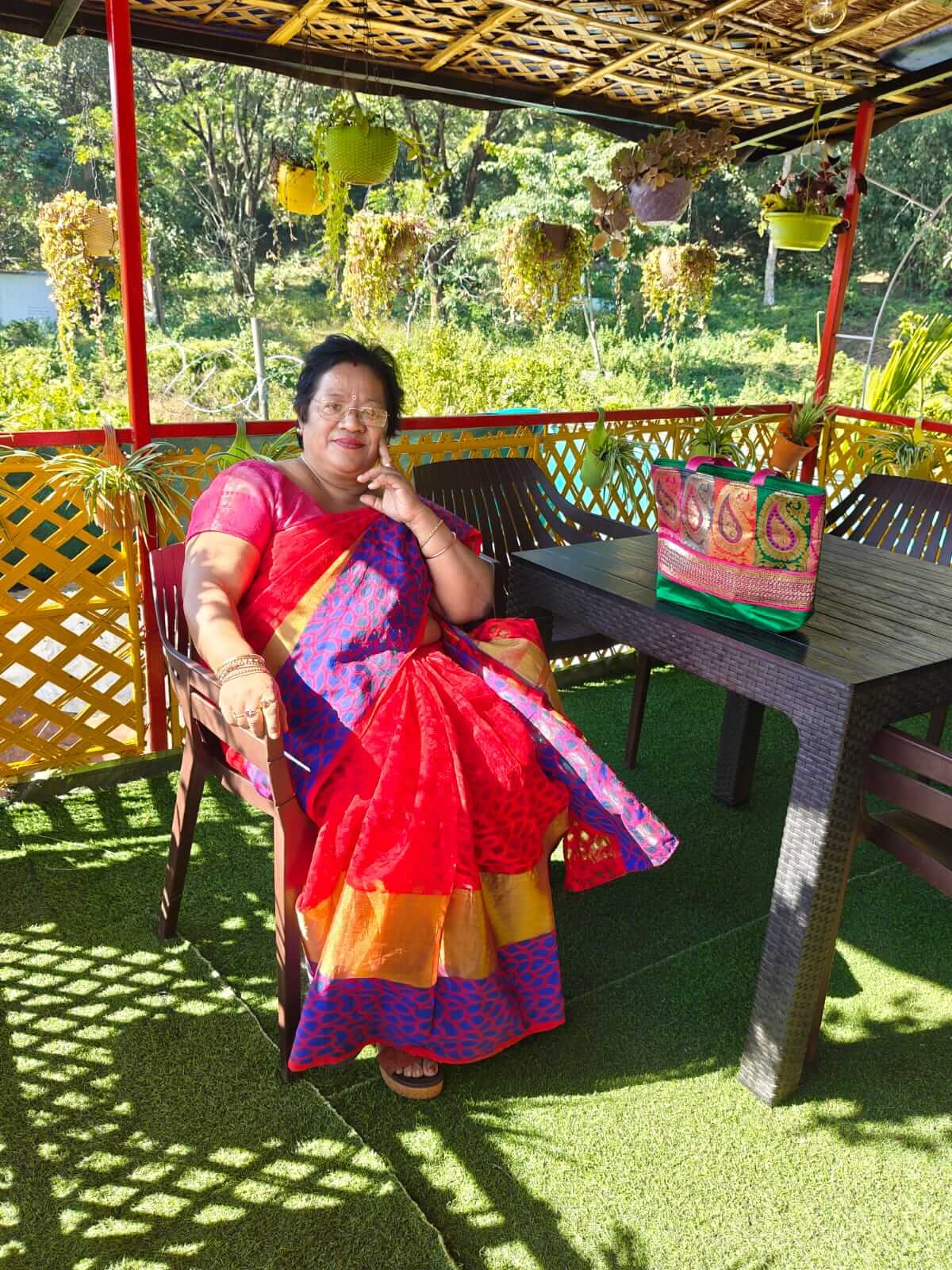 BharatiDas05_de17v_1200