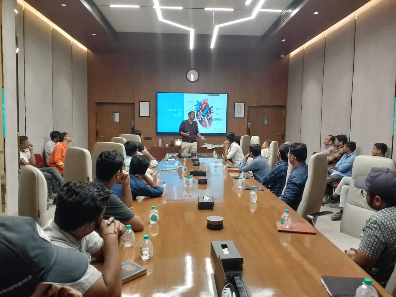 025ad2b16a1545b297b16a62d959f2dd_g2mje_1280