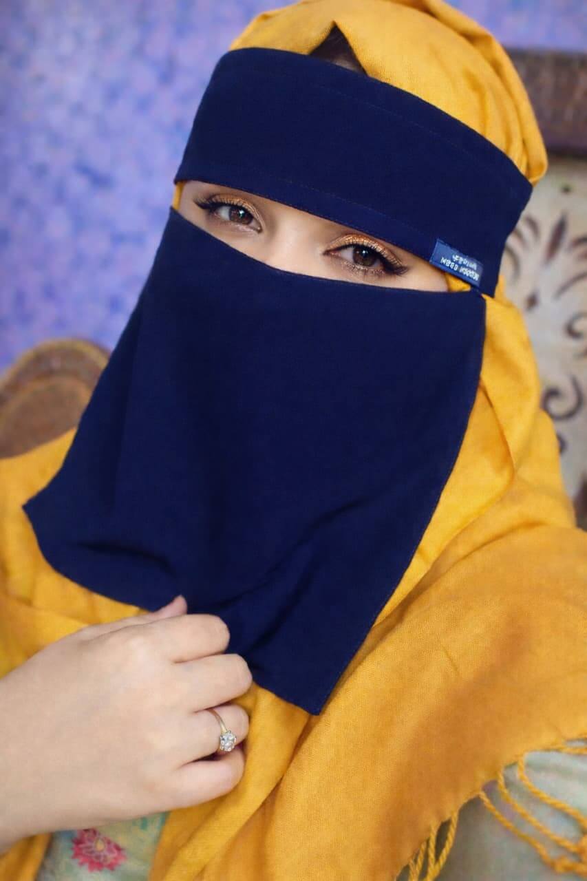 ANAMAEHMAD_tg8xy_853