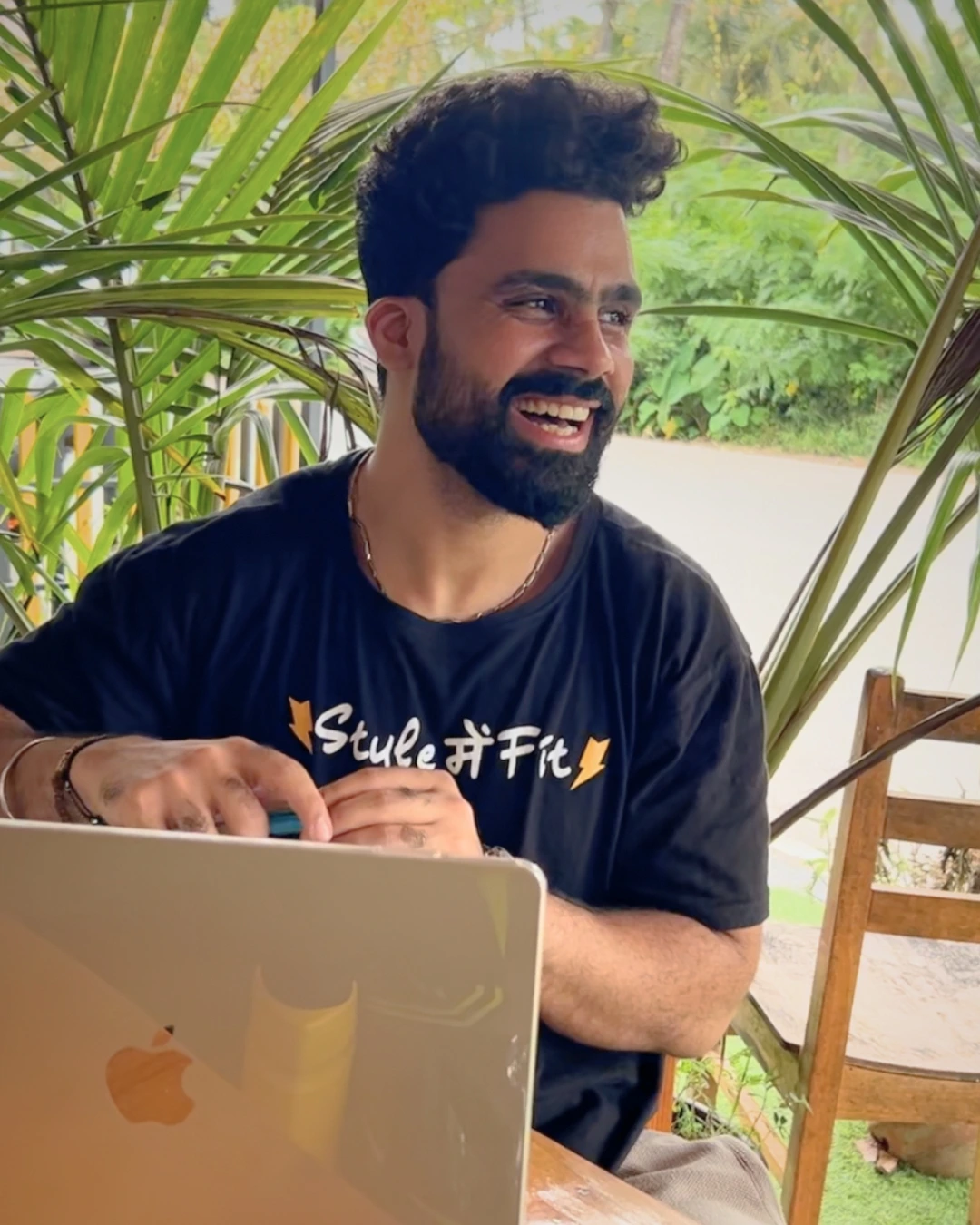 pjlaptopcafe_y5nta_1080