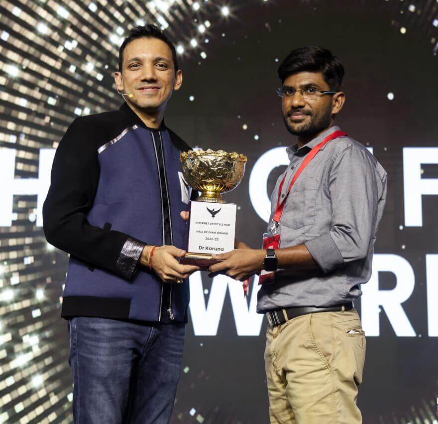 KarunawithSidz_iymda_880