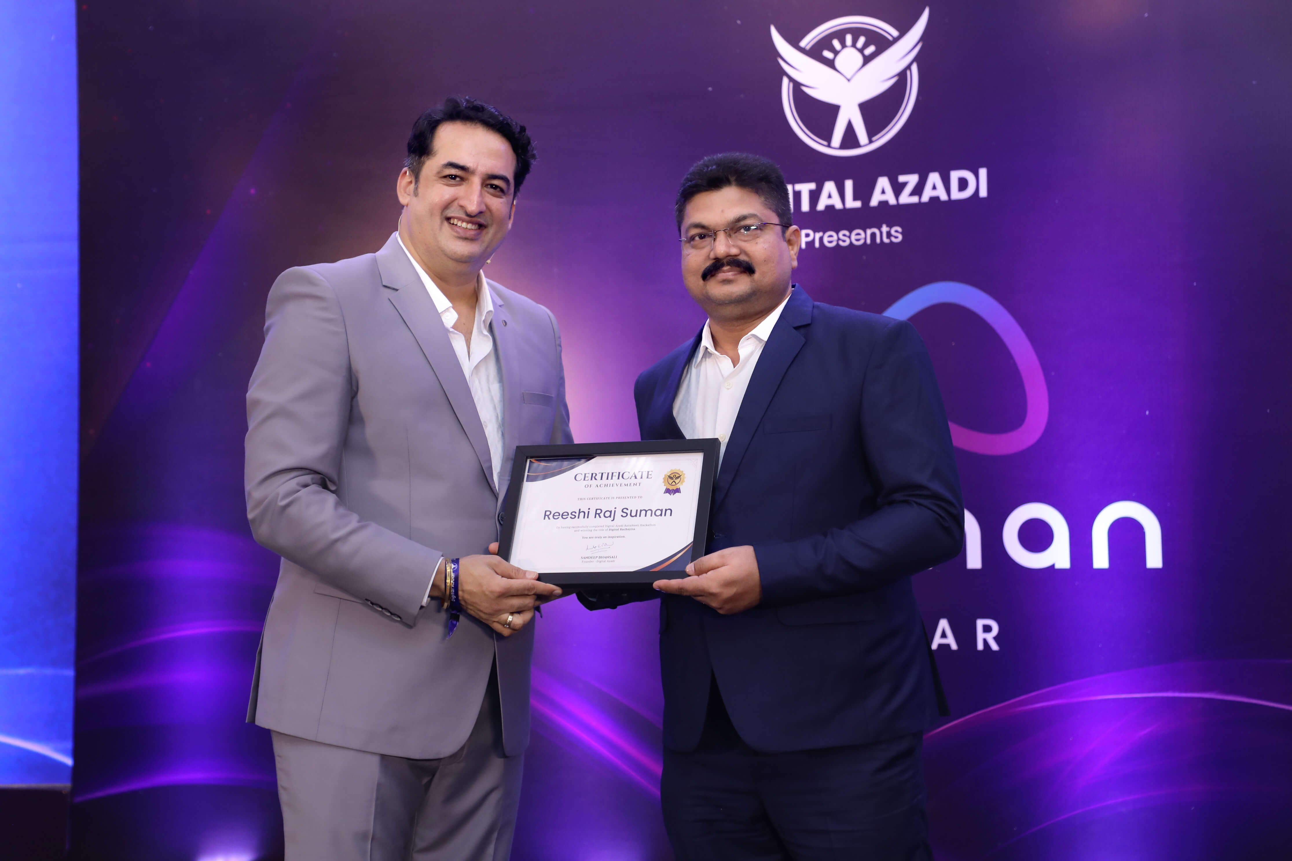 ReceivingAward_i2nty_4464