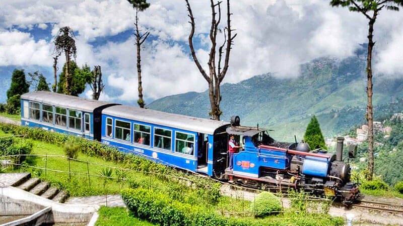 DarjeelingToyTrain_y4odg_800