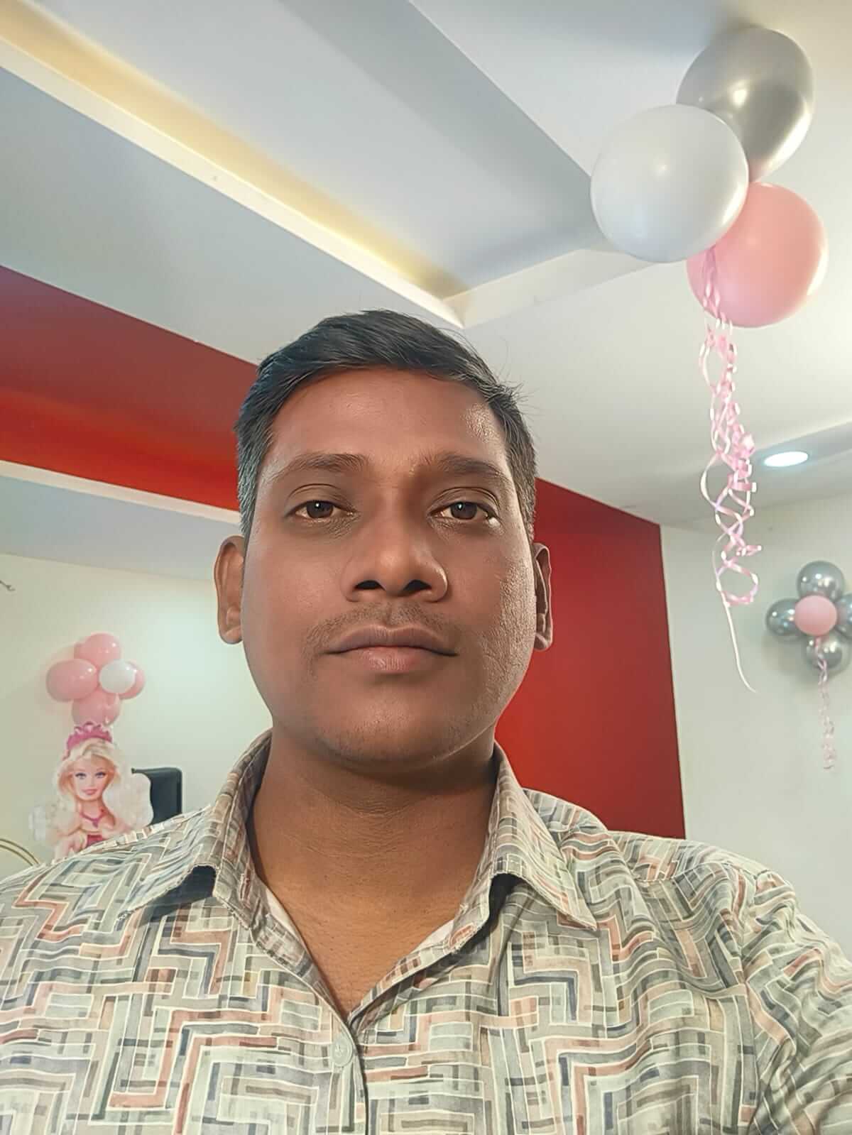 AntHustleT2b_bgyen_1200