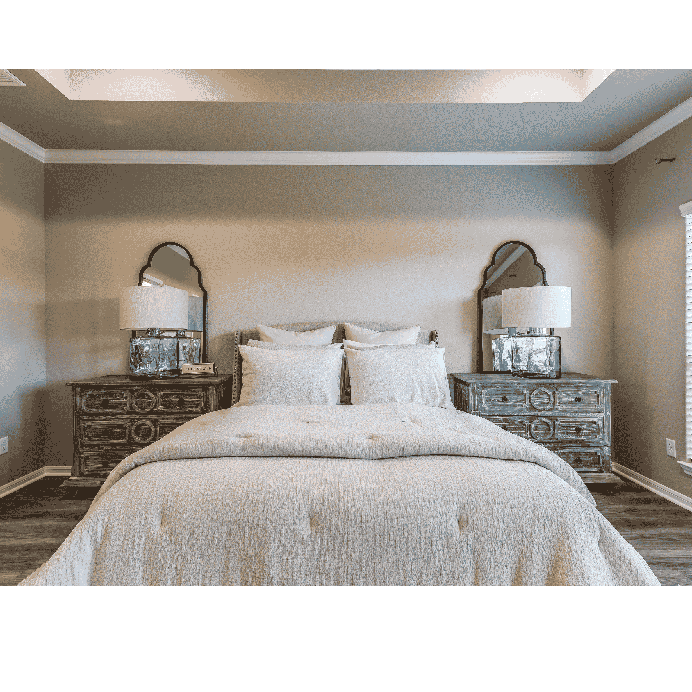 POFBedroom_ouv73_2380