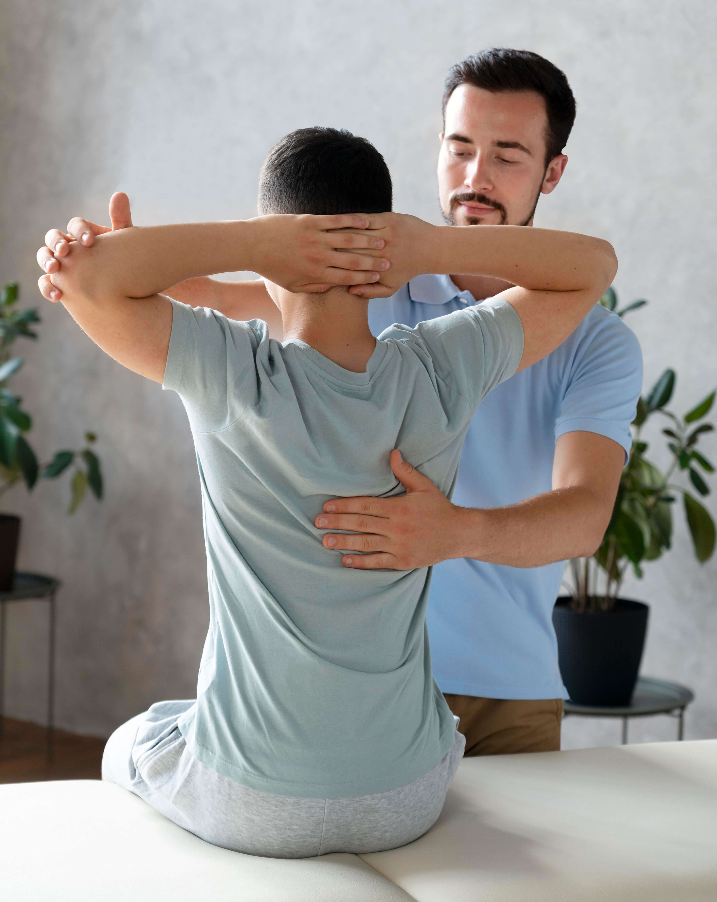 qwndu_2907_mediumshotmanhelpingpatient