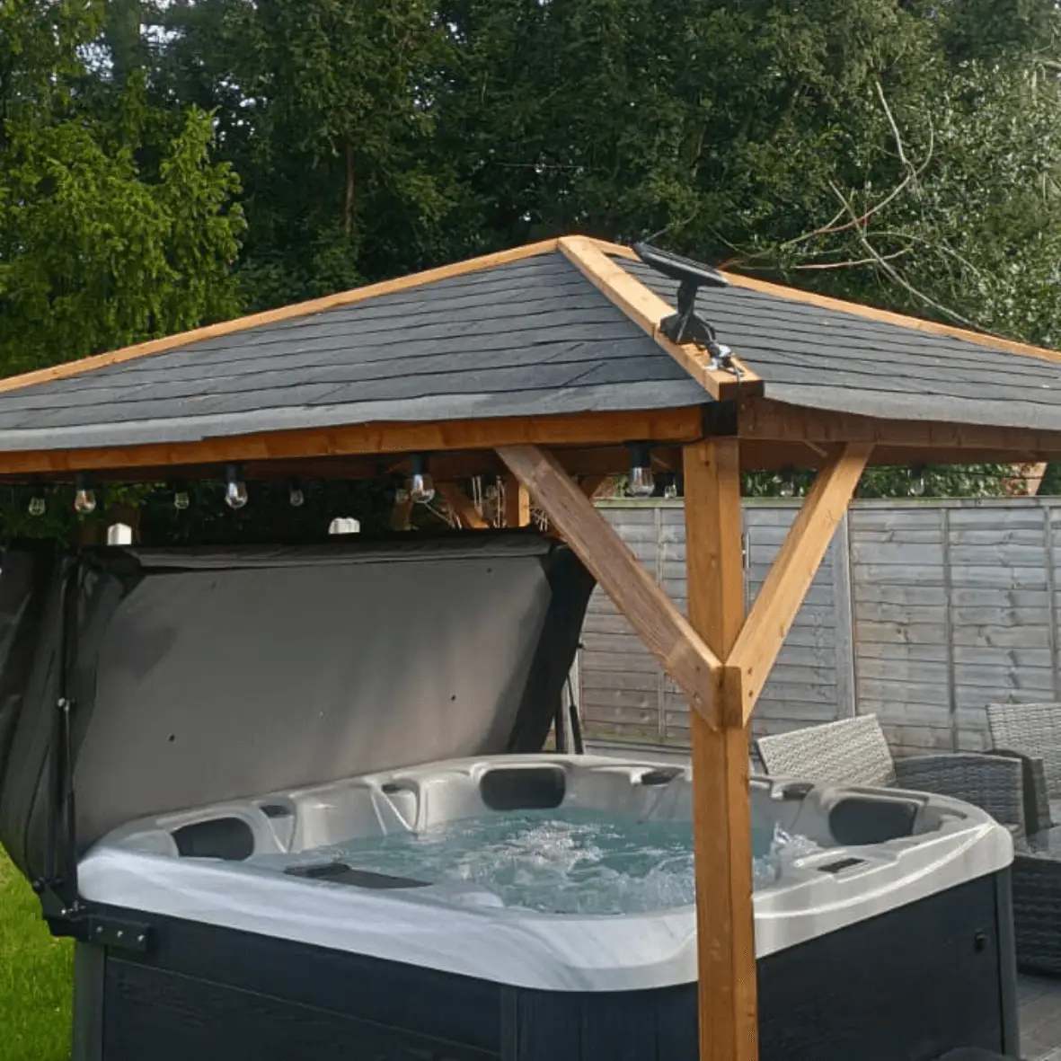 Hot tub under the gazebo