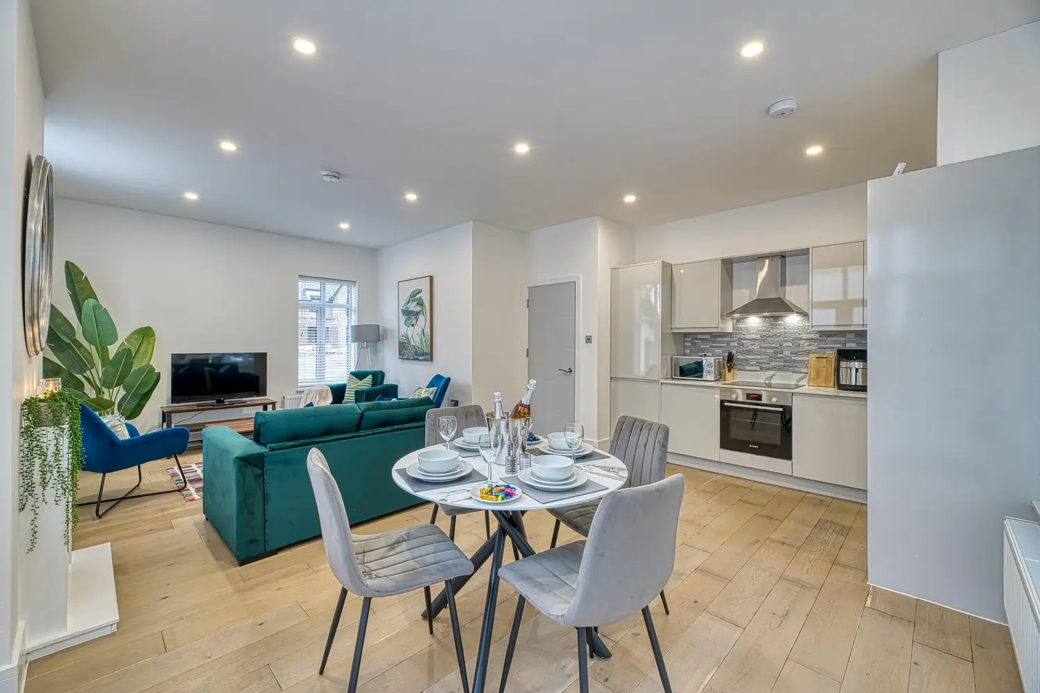 Open-plan kitchen and dining room