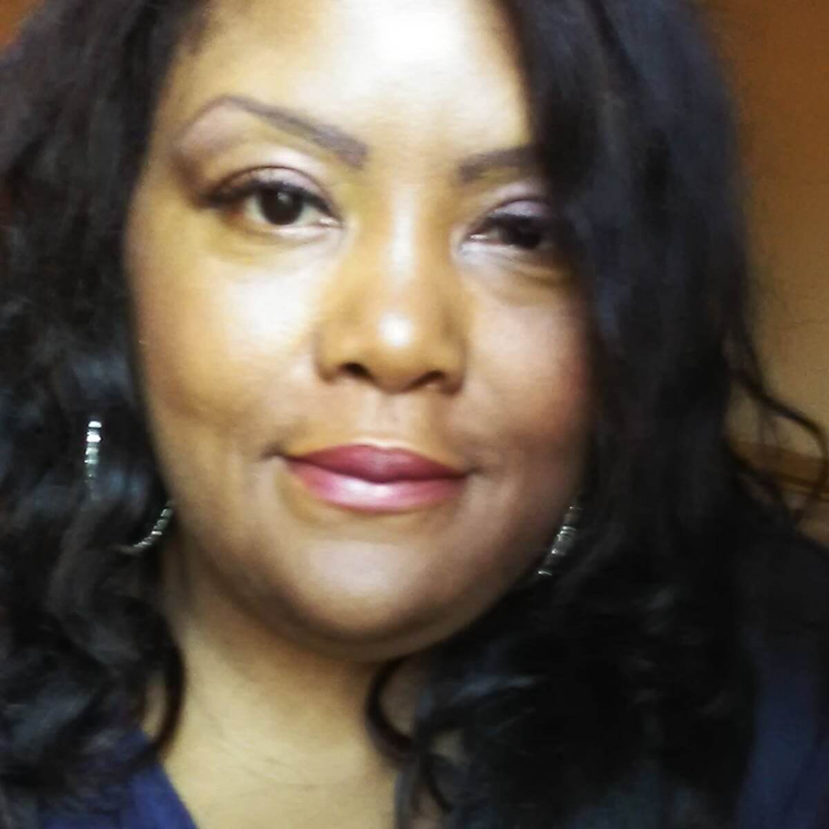 angelasmithselfie_91hrb_1200