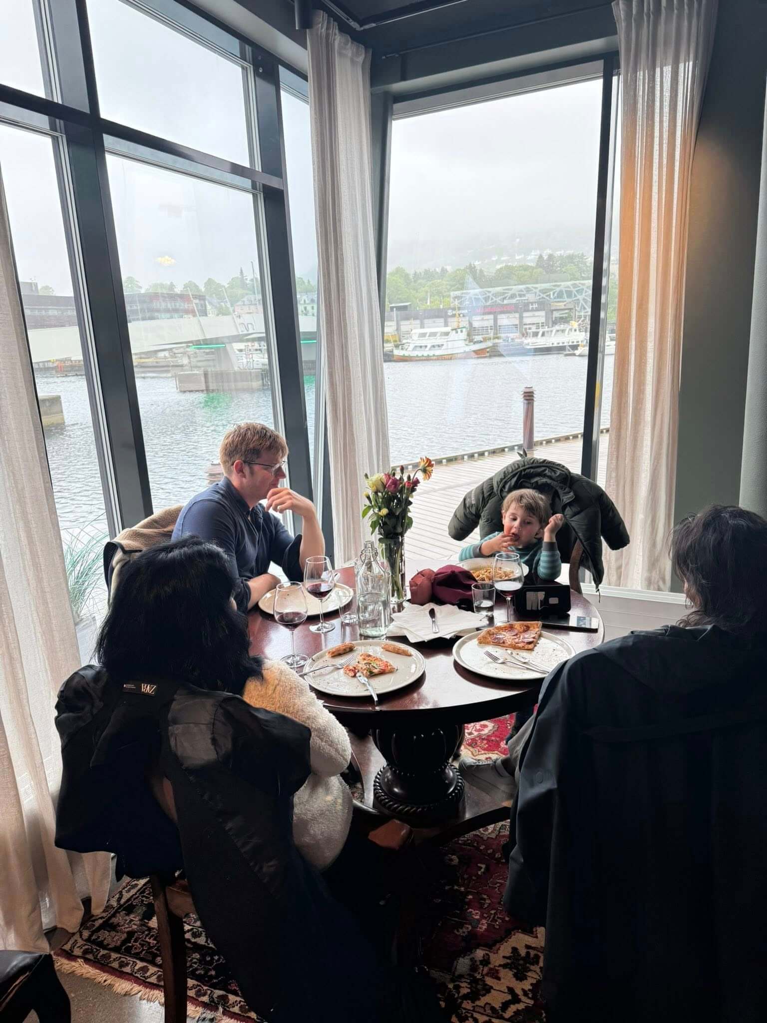 familiemiddagivinduskroken_ccmm2_1536