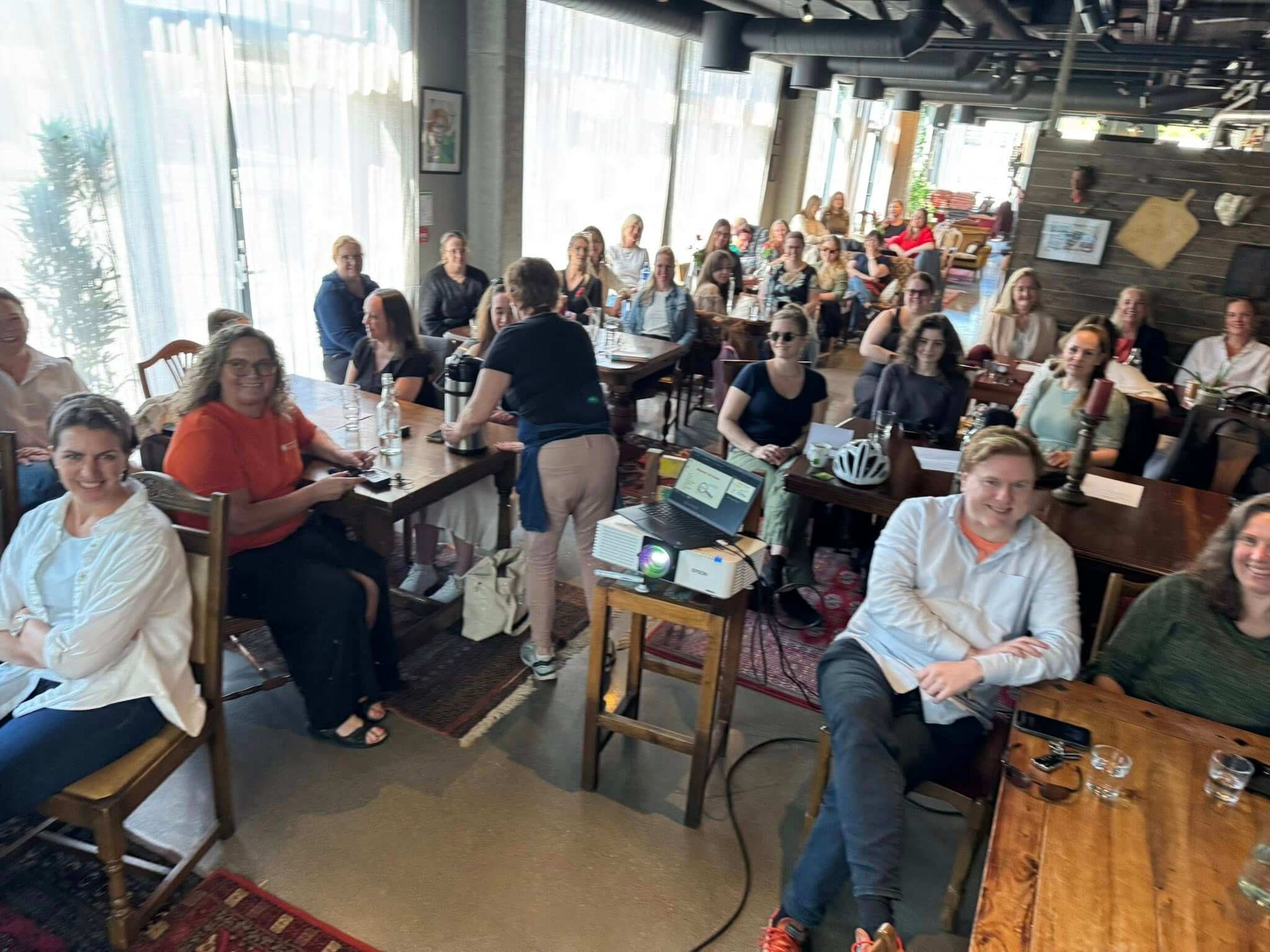 foredragpastorstuen_7utmr_2048