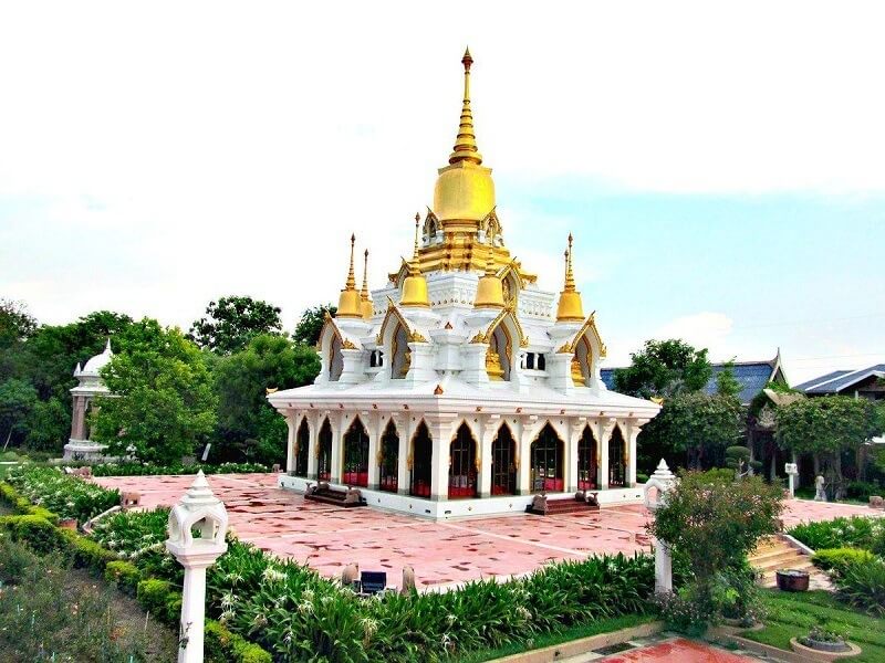 axmjg_800_339262512WatThaiTemple