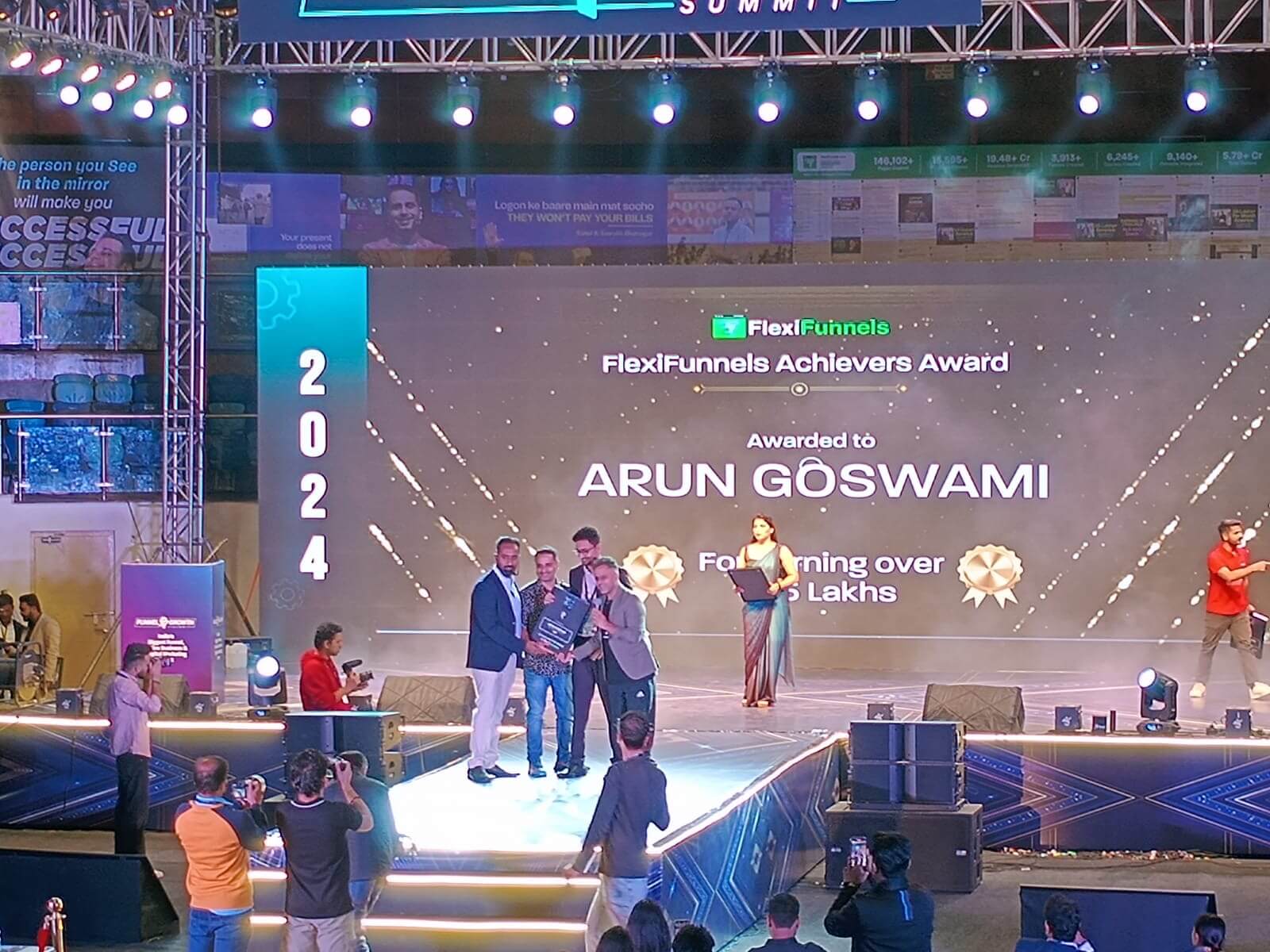 99fac97e49f948ac805bb8c11bb8a511_u2mjc_1600