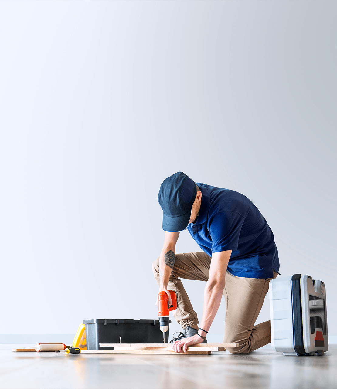 q1mjk_1110_manrenovatinghishousewithdesignspace