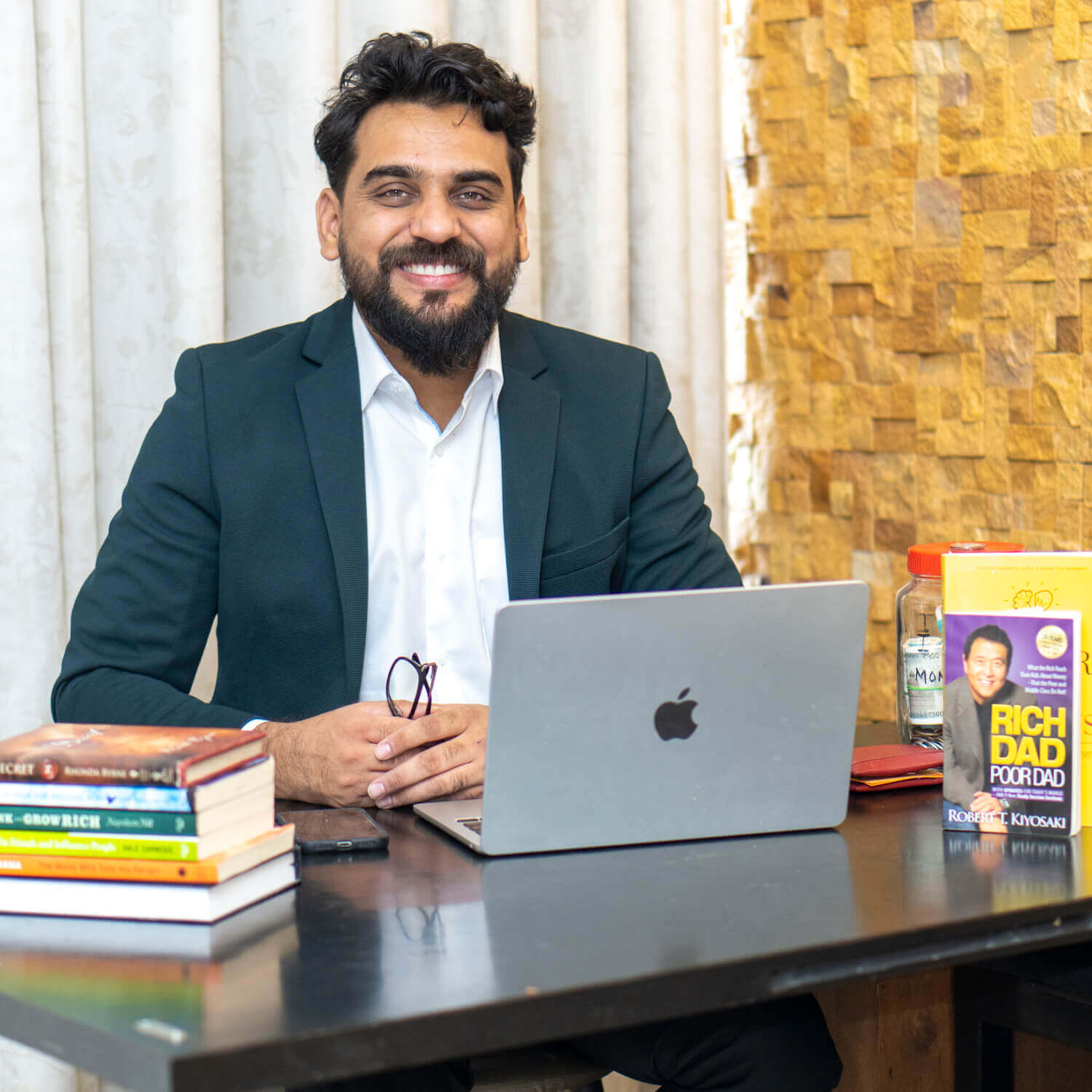 u3mze1500VIR02146_q1otc_1500