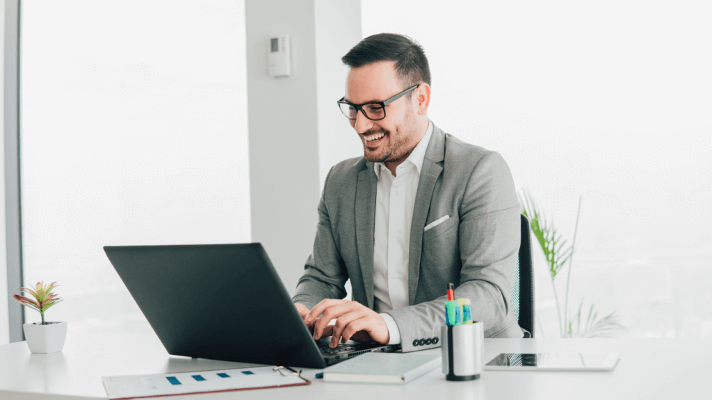 BusinessmanHappy1024x576_i1mtq_1024